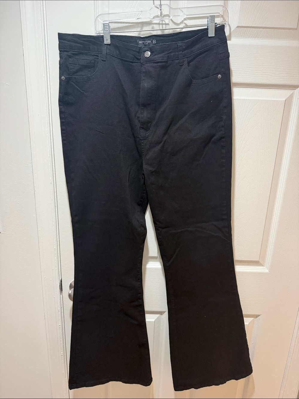 PrettyLittleThing Black Women’s Flare Jeans US 16 NWT